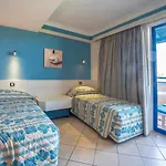 Ella Helea 5*